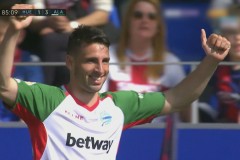 西甲激战：巴塞罗那3-0逆转，梅西领衔7人进球紧逼皇马冠军争夺